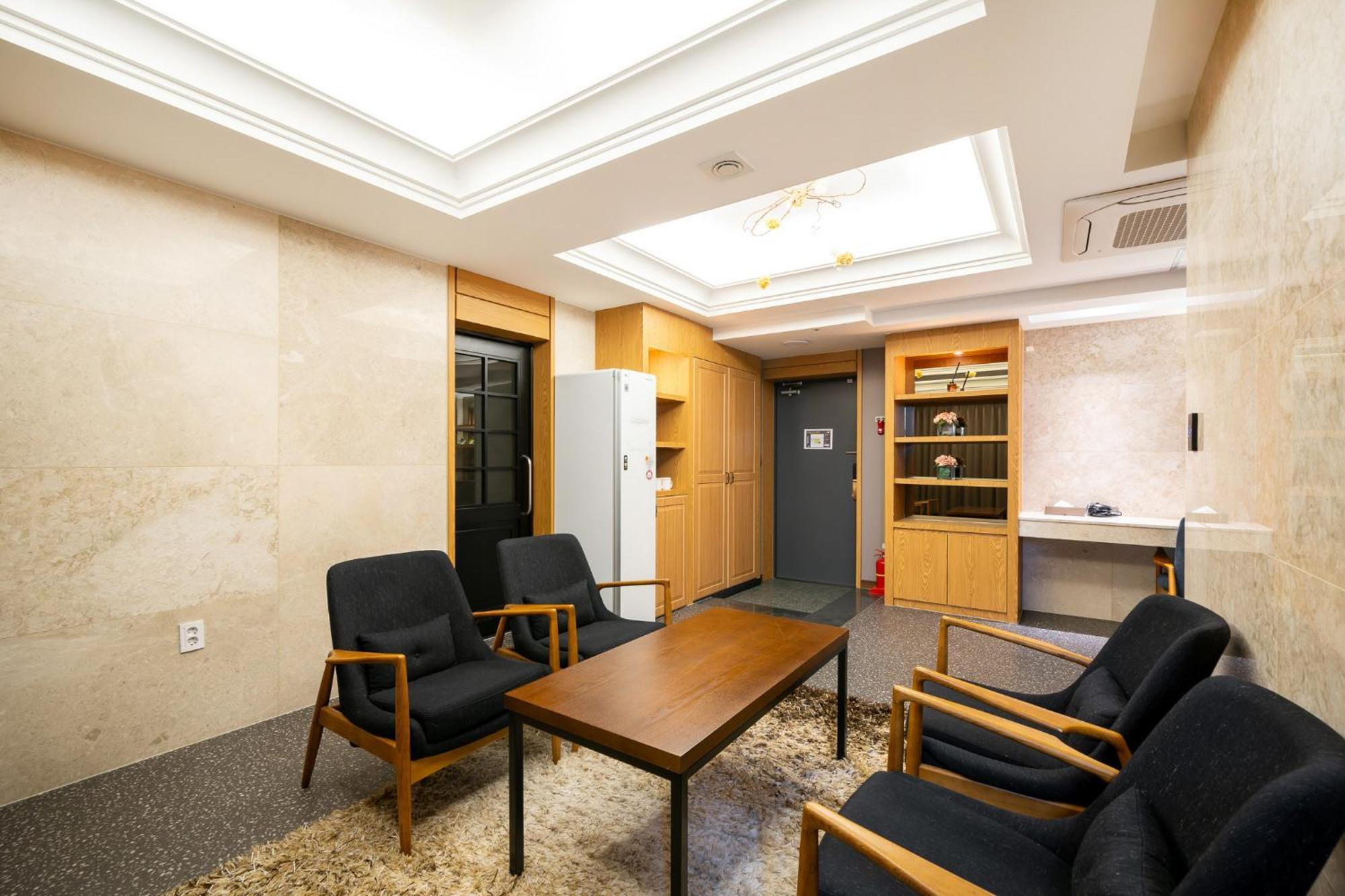 Hotel Artheim Gwangju Metropolitan City Екстериор снимка